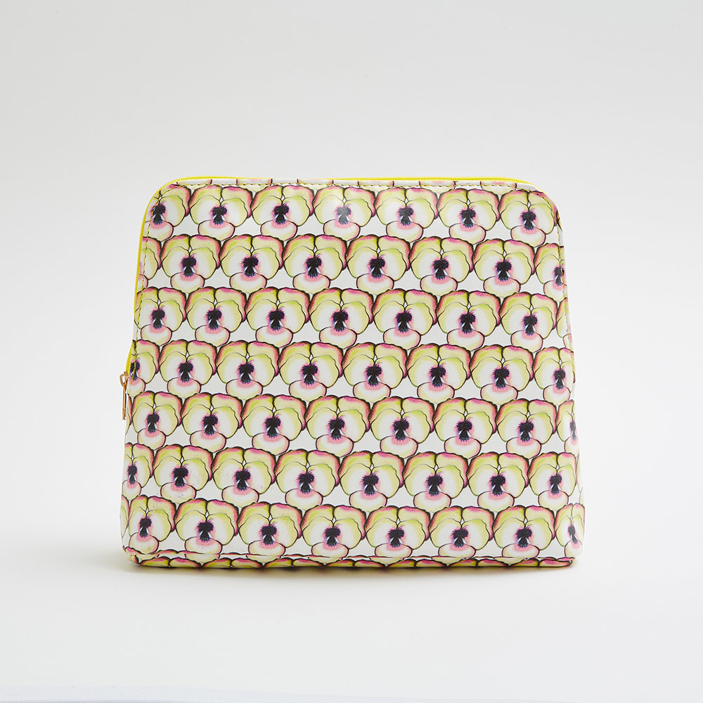 kosmetiktasche aus veganem leder von supreme creations